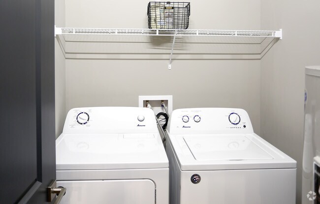 1 habitación, 1 baño - 908 pies cuadrados - Spark Apartments