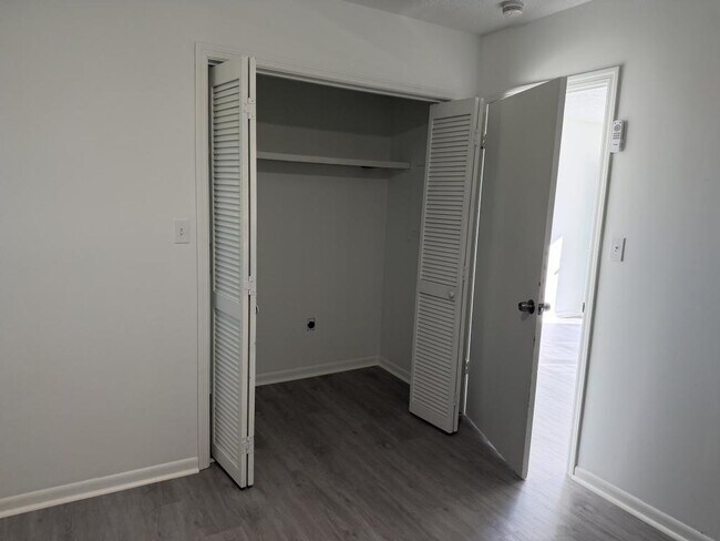 Photo - 13 Wedgefield Dr