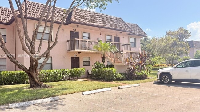 Building Photo - 10452 NW 10th St Unit 206