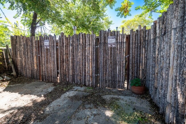 Photo - Quaint Studio in Prime Location Unit C