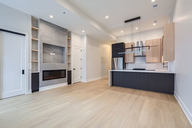 Photo - 830 N California Ave
