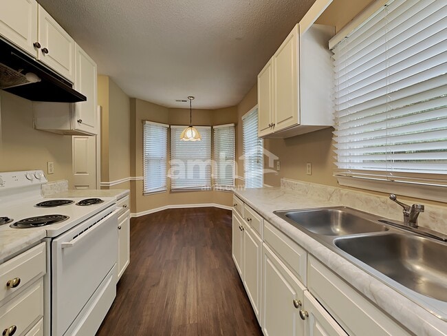 Photo - 4607 Scarlet Haw Dr