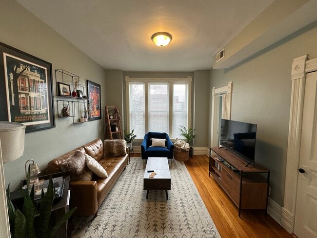 Photo - 2234 W Erie St Unit Ukrainian Village Apt