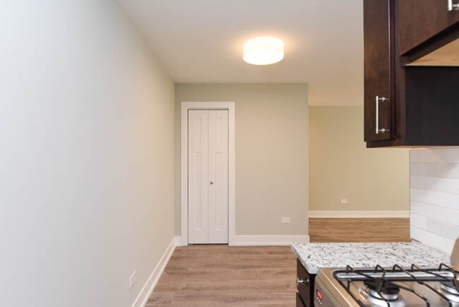 Photo - 450 W Barry Ave Unit 133