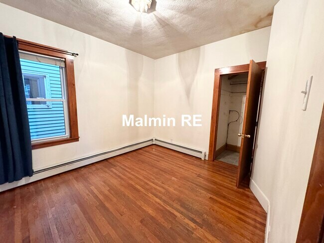 Photo - 28 Willow St
