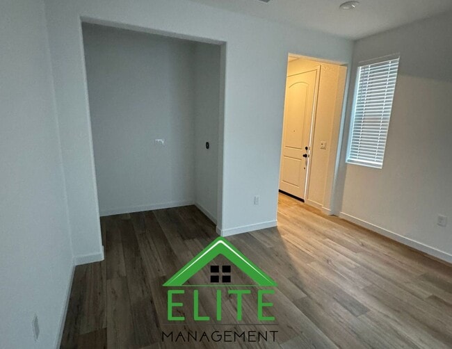 Building Photo - Charming Single-Bedroom Retreat in Manteca... Rental