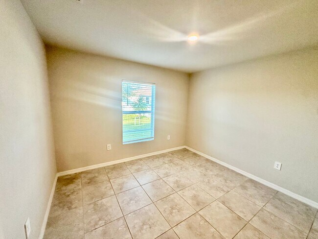 Photo - Available Now- 4 Bedroom 2 Bathroom NW Cap...