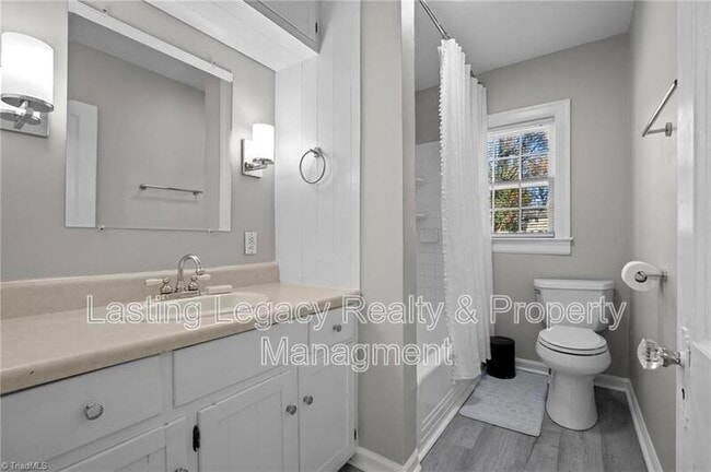 Photo - 156 Rosedale Cir