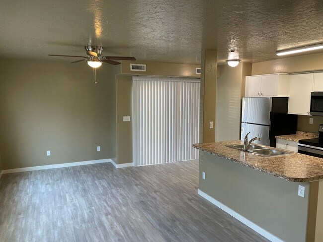 Photo - 4817 Continental Ln Unidad 1478 - 201