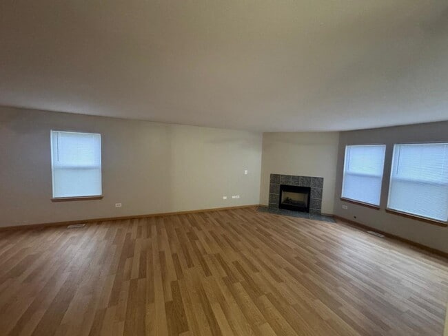 Photo - 655 Winston Dr