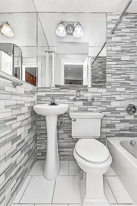 Photo - 221 E 23rd St Unit 15