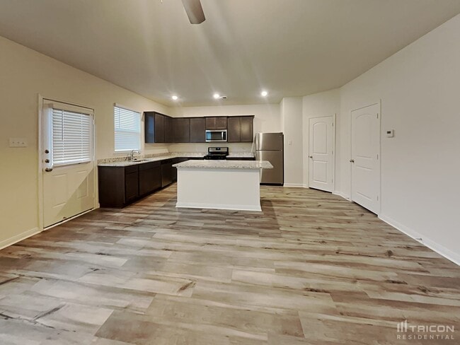 Building Photo - 921 Mallorie Ln Rental