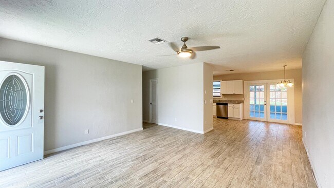 Photo - 913 SE Browning Ave