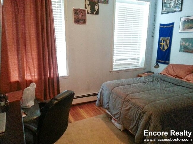 Photo - 518 Harvard St Unidad 1