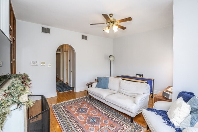 Photo - 1851 N Lincoln Ave Unit 3