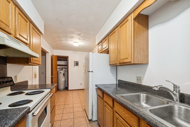 Kitchen - Hiland Flatz