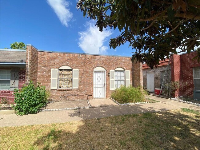 Photo - 1405 Shadowdale Dr Unit 65