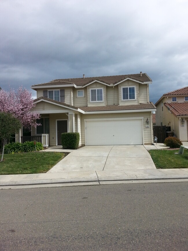 Building Photo - Elk Grove