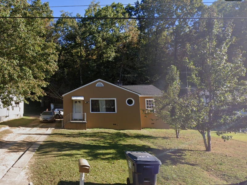 Photo - 2129 Thomas Ave