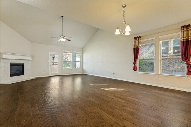 Photo - "Spacious 5-Bedroom Oasis with Granite Elegance and Hardwood Charm in Fort Worth!"