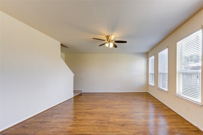 Photo - 10907 Woodland Leaf Ln