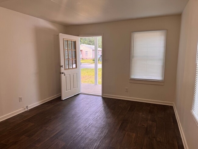 Photo - 1510 Sloan St