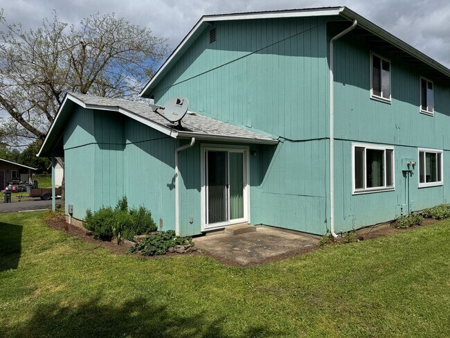 Photo - 2 bedroom 1.5 bathroom duplex in Springfield!