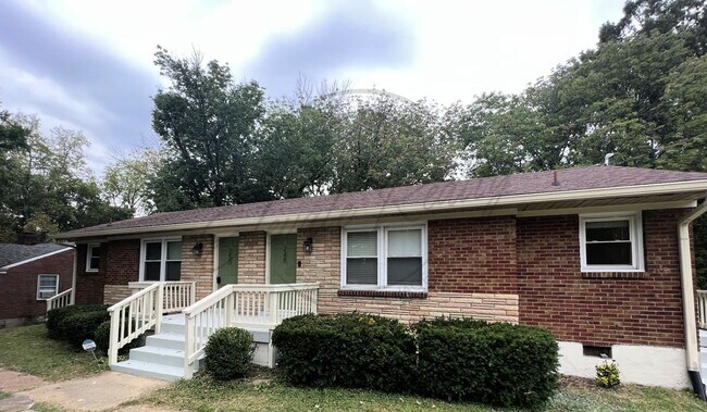 Photo - Two Bedroom Ranch Style Apartment Near BNA on Special! Unit McGavock Pike 248 A