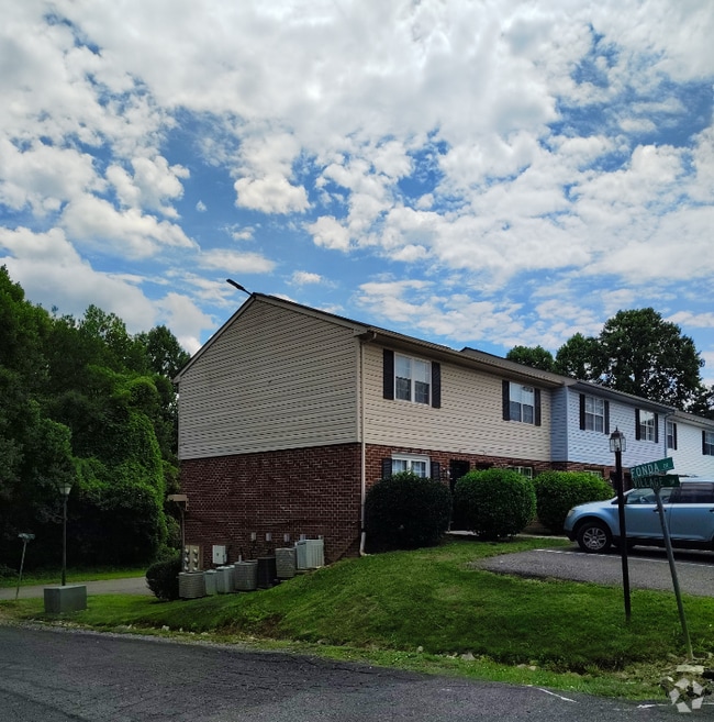 Building Photo - 73 Ferguson Dr Rental