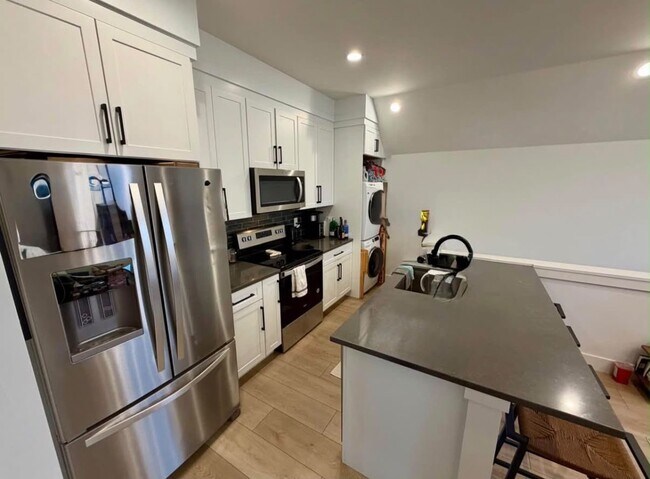 Photo - 4517 Perry St Unit 4517