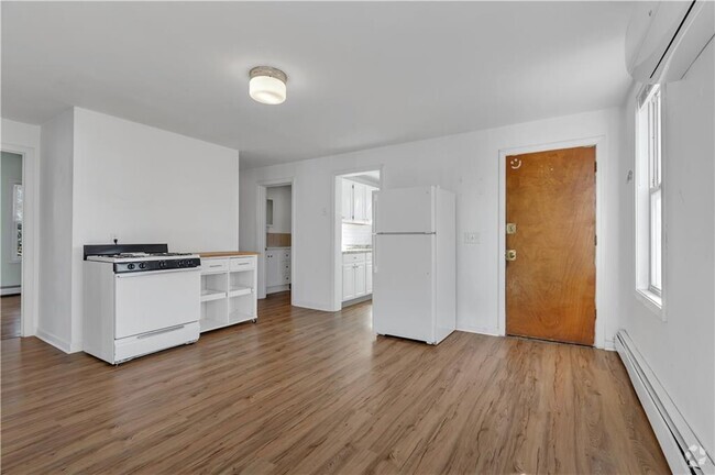Building Photo - 114 Penn St Unit 2 Rental