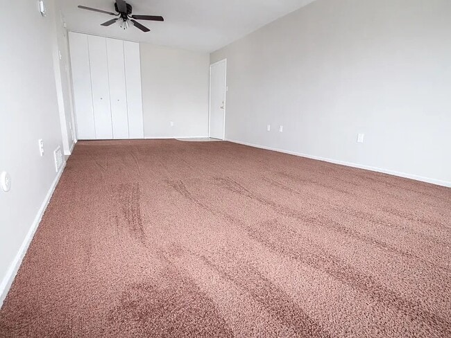 Photo - Canterbury Court