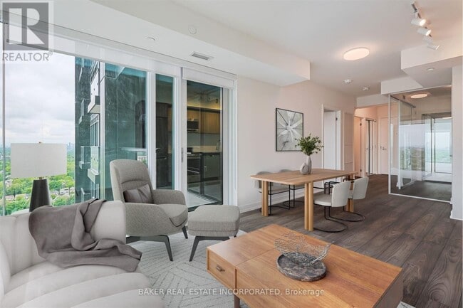 Photo - 223 Redpath Ave Unité 3705