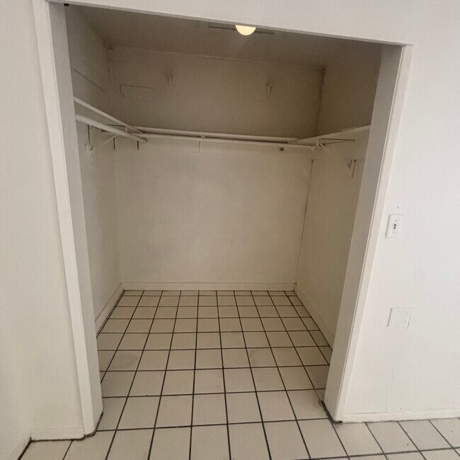 Photo - 419 W 13th St Unit Eeast