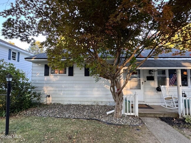 Photo - 56 Monroe St