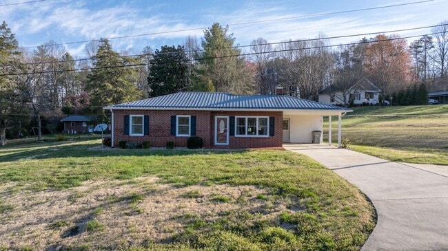 Photo - 313 Arrowood St SE