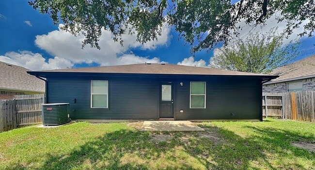Building Photo - 1320 Cleardale Dr