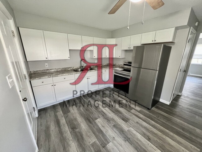 Photo - 2980 Reis Ave