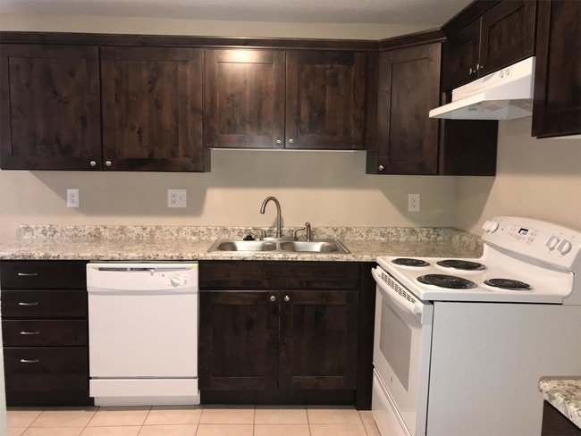 2553 S Lake Park Cir Unidad 2