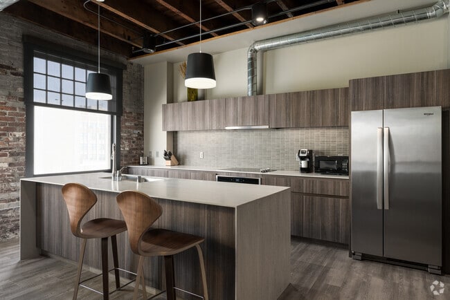 2BR, 1BA - 1,220SF - Kitchen