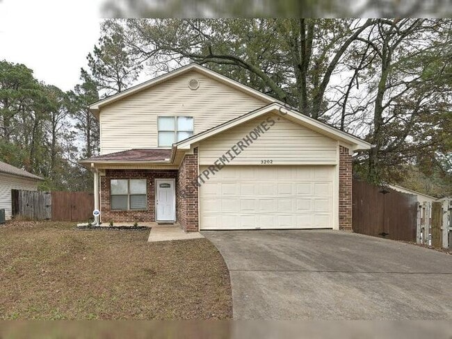 Building Photo - 3202 Fawn Dr