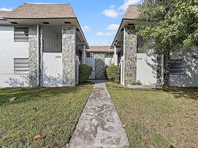 Building Photo - 10375 SW 40th St Unit X-X Rental