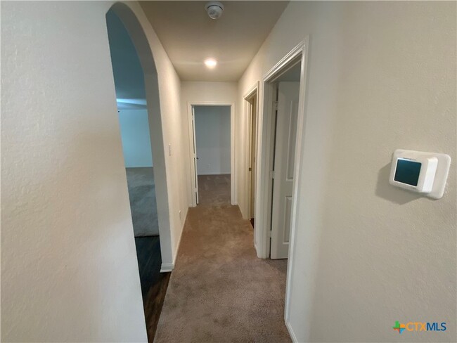 Photo - 208 Allington Cir