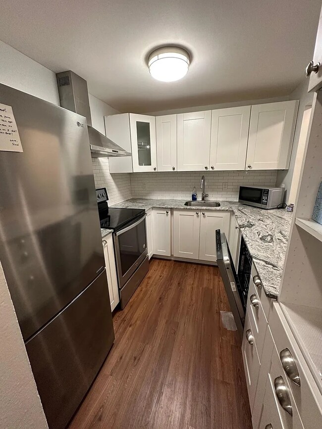 Photo - 343 E 1st St