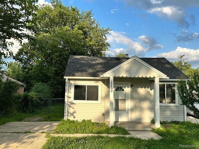 Photo - 22450 Haynes Ave House