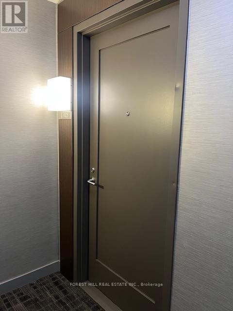 Photo - 310 Tweedsmuir Ave