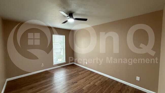 Photo - 900 S Weatherred Dr