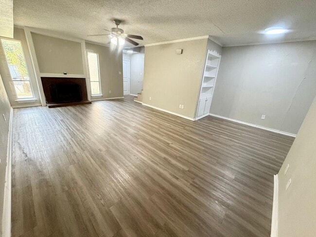 Photo - 1102 Lilac Dr