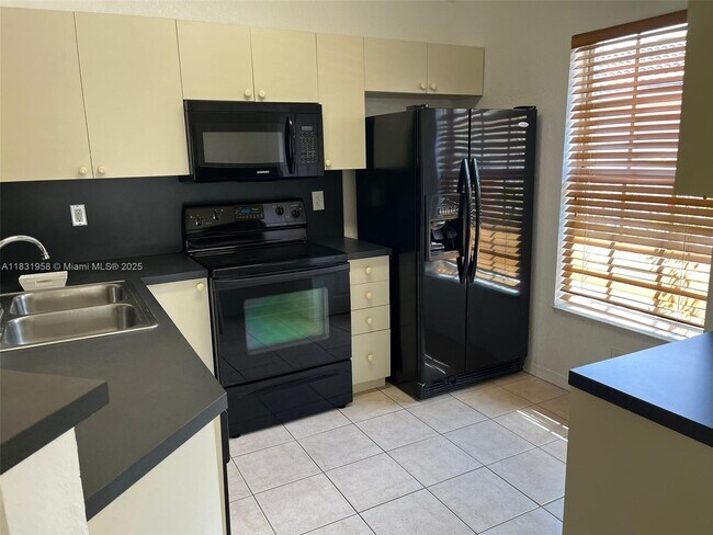 Photo - 9151 NW 40th St