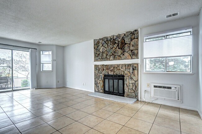 Photo - 2 bed 1 bath Condo in Victoria Crossing II Unit 1512L